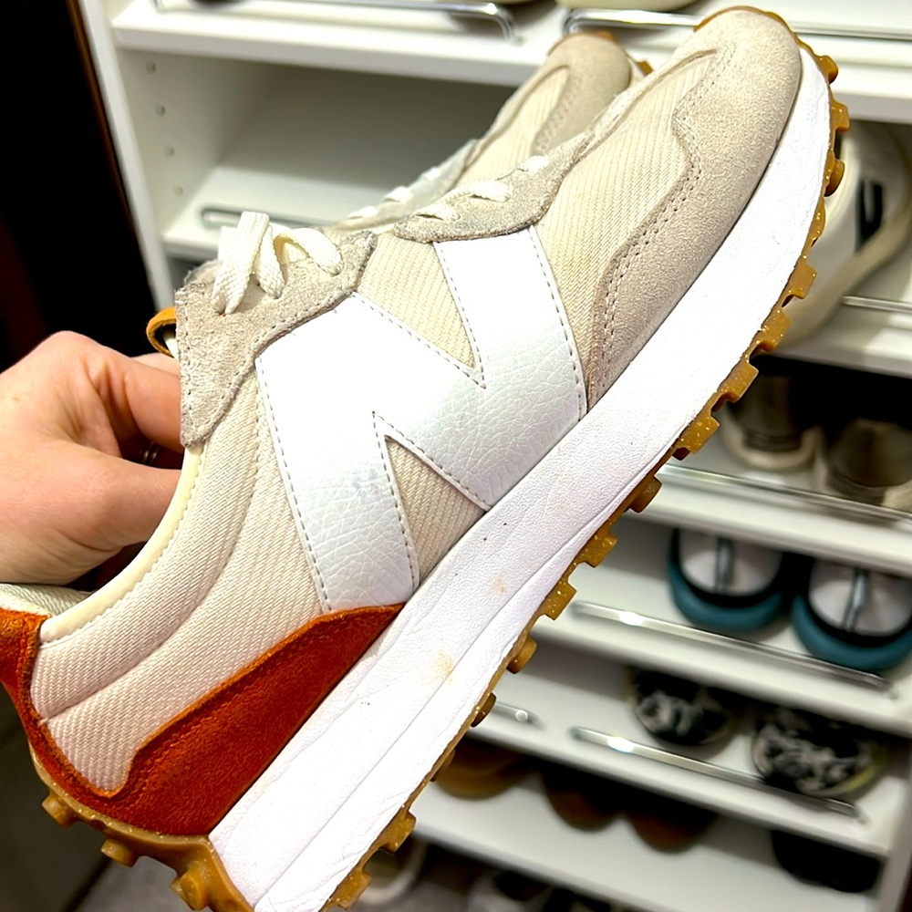 New Balance 327